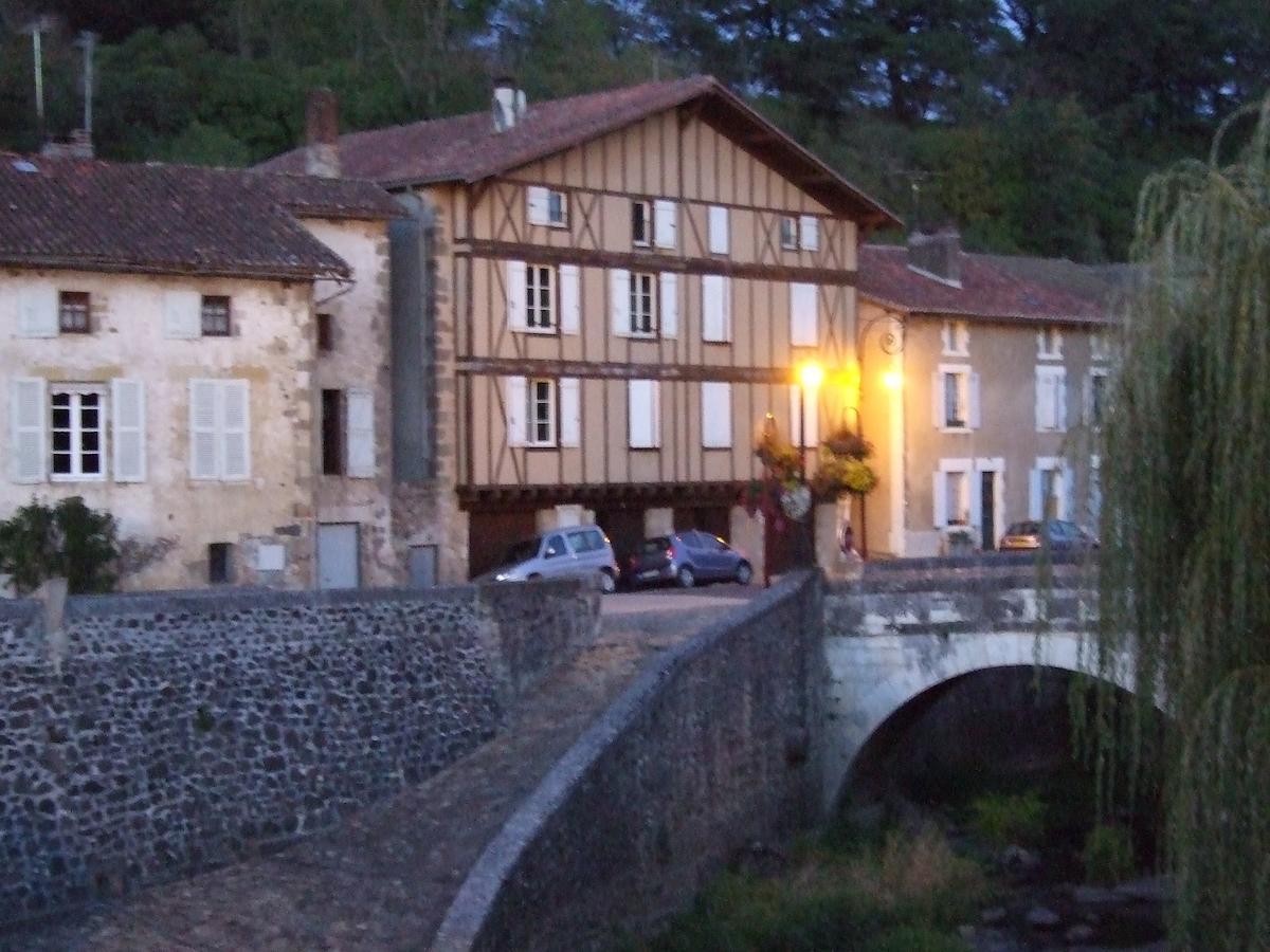Maison Du Magnolia Confolens Exterior foto